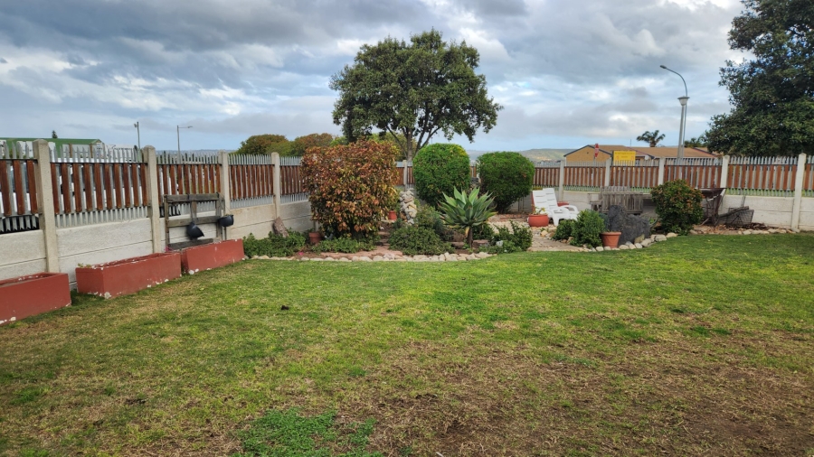 5 Bedroom Property for Sale in Hartenbos Central Western Cape